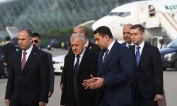 الرئيس العراقي يصل أذربيجان للمشاركة في قمة المناخ الأممية